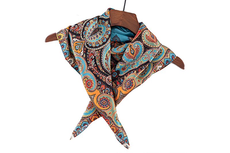 TH-A-S041 溢彩70真絲小(xiǎo)方巾 TH-A-S041 溢彩70真絲小(xiǎo)方巾