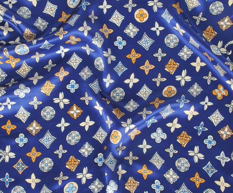 A-S034 薇薇安70真絲小(xiǎo)方巾 A-S034 薇薇安70真絲小(xiǎo)方巾